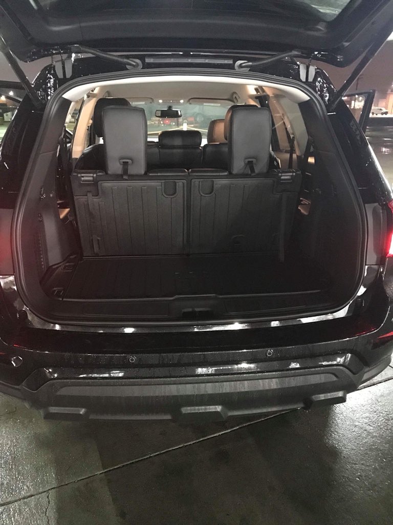 ashybaabyyy's tweet image. I got a new car today 😍😍😍 #thirdrowseating #nissan #pathfinder #midnight