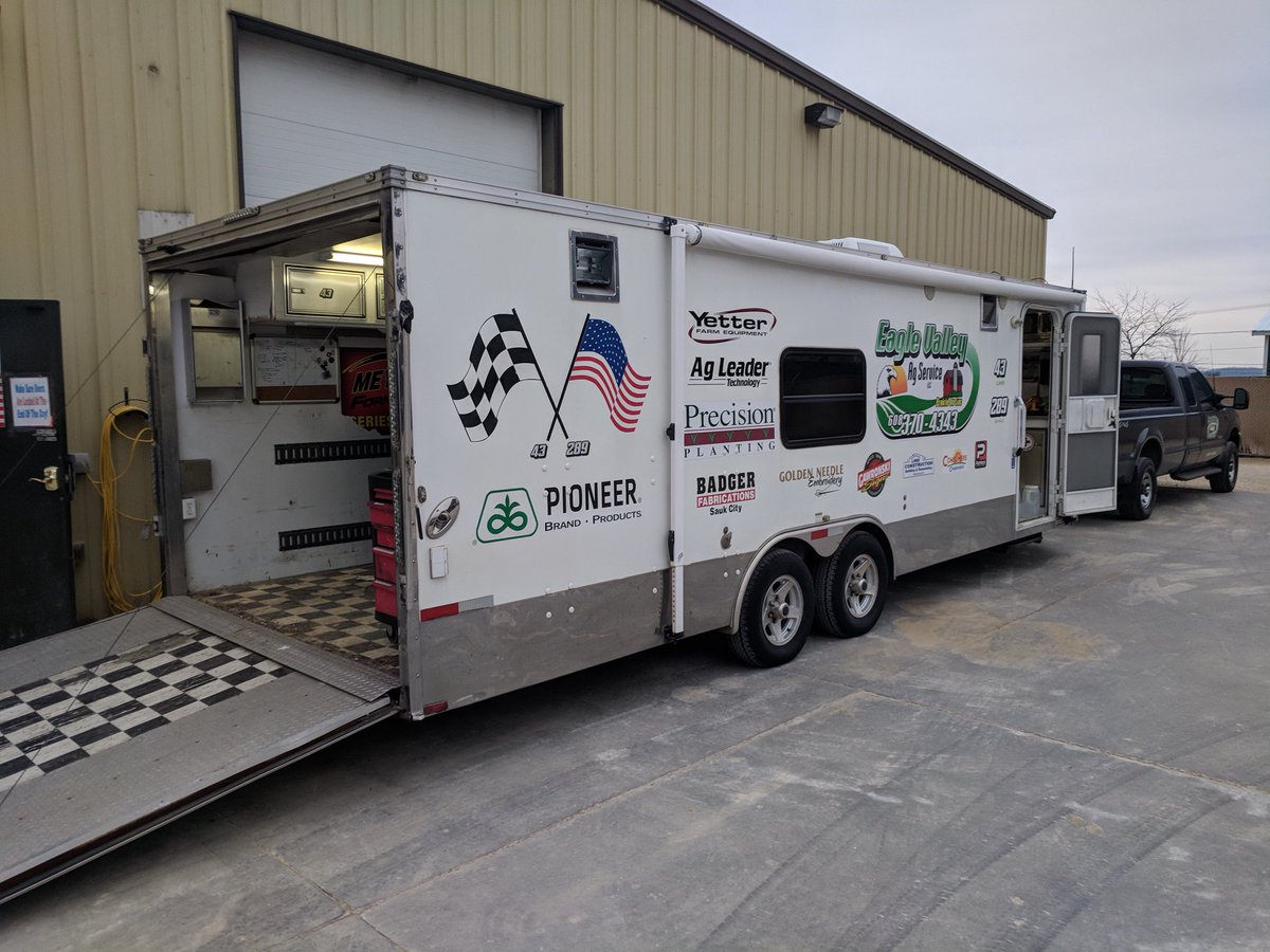 EagleValleyAg's tweet photo. It’s 171 miles to neighboring @PioneerWI sales agencies, we got a full tank of fuel, 2 metermax test stands, a few hundred meters waiting to test and 3 days to finish.  Hit it.  @precision_plant @jarred_huber @PrecisionMike82 #backtobasics #plant18 #SmarterEverySeason https://t.co/8vmkBT0ltY