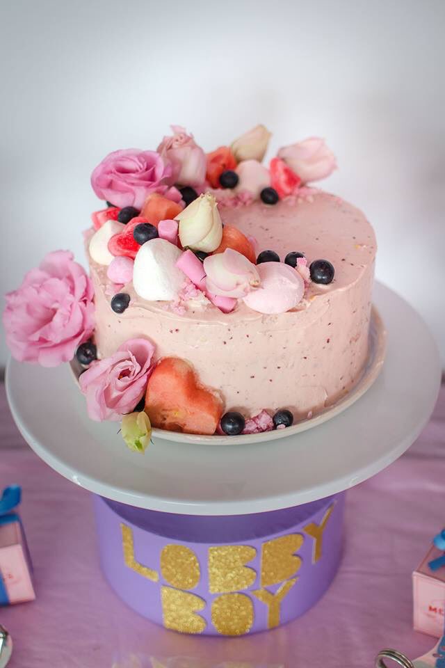 It ain’t a party without cake!🎂🐥👰This lovely cake was created for a special #hensparty with a unique #grandbudapesthotel theme #wellingtonpartyplanners