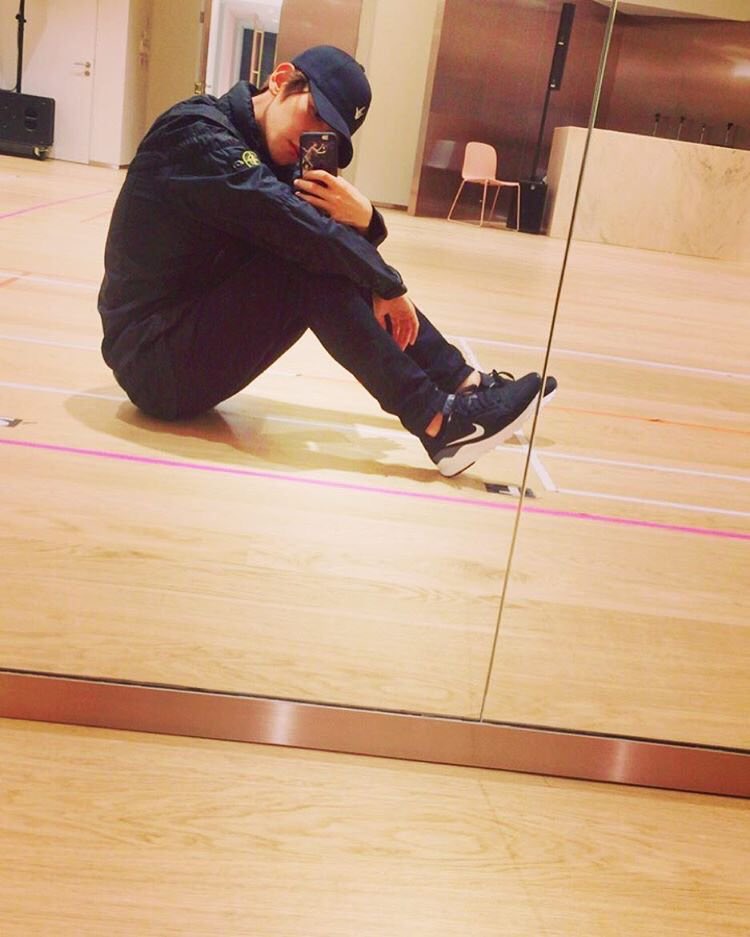 1504fp's tweet photo. เคยได้ยินมาว่าตอนคูมแม่ท้องน้อน คูมแม่คิดว่าน้อนเปนผญ.แน่ๆ แต่พอไปซาวดูน้อนเปนผช. พอคลอดมาคูมแม่เลี้ยงน้อนมาแบบผญ.ตลอด มั่ยแปลกจัยเรยทัมมัยน้อนน่ารัก ห้องนอนน้อนคูมแม่ก่ทำให้สิชมพูหมด ยินดิดั่วค่ะคุนดั่ยลุกซาว https://t.co/AF9g3aWG3F