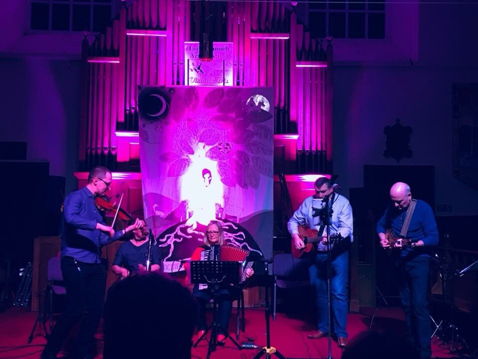 ClamjamfrieBand's tweet photo. Clamjamfrie thoroughly enjoying our set for the finale of Lochwinnoch Arts Festival 2018. #LochwinnochArtsFestival #lochwinnoch https://t.co/Fcp1j9ZQVl