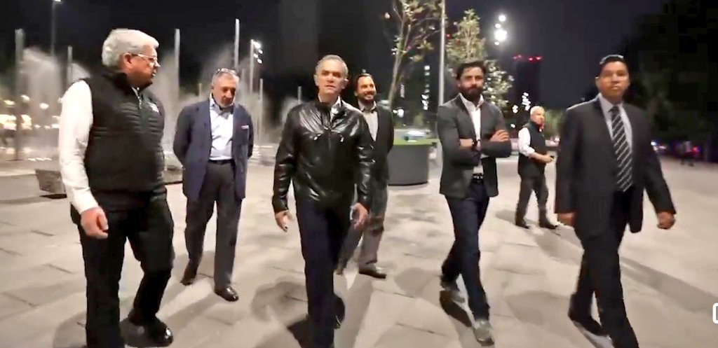 MetropolisCDMX's tweet image. La Rehabilitación de la Plaza del Monumento a la Madre es un modelo innovador de transformación, que cuidará la movilidad, las áreas verdes y los servicios públicos de la zona. Conoce más en esta transmisión junto a @ManceraMiguelMX y @Felipe_CDMX: facebook.com/MiguelAngelMan…