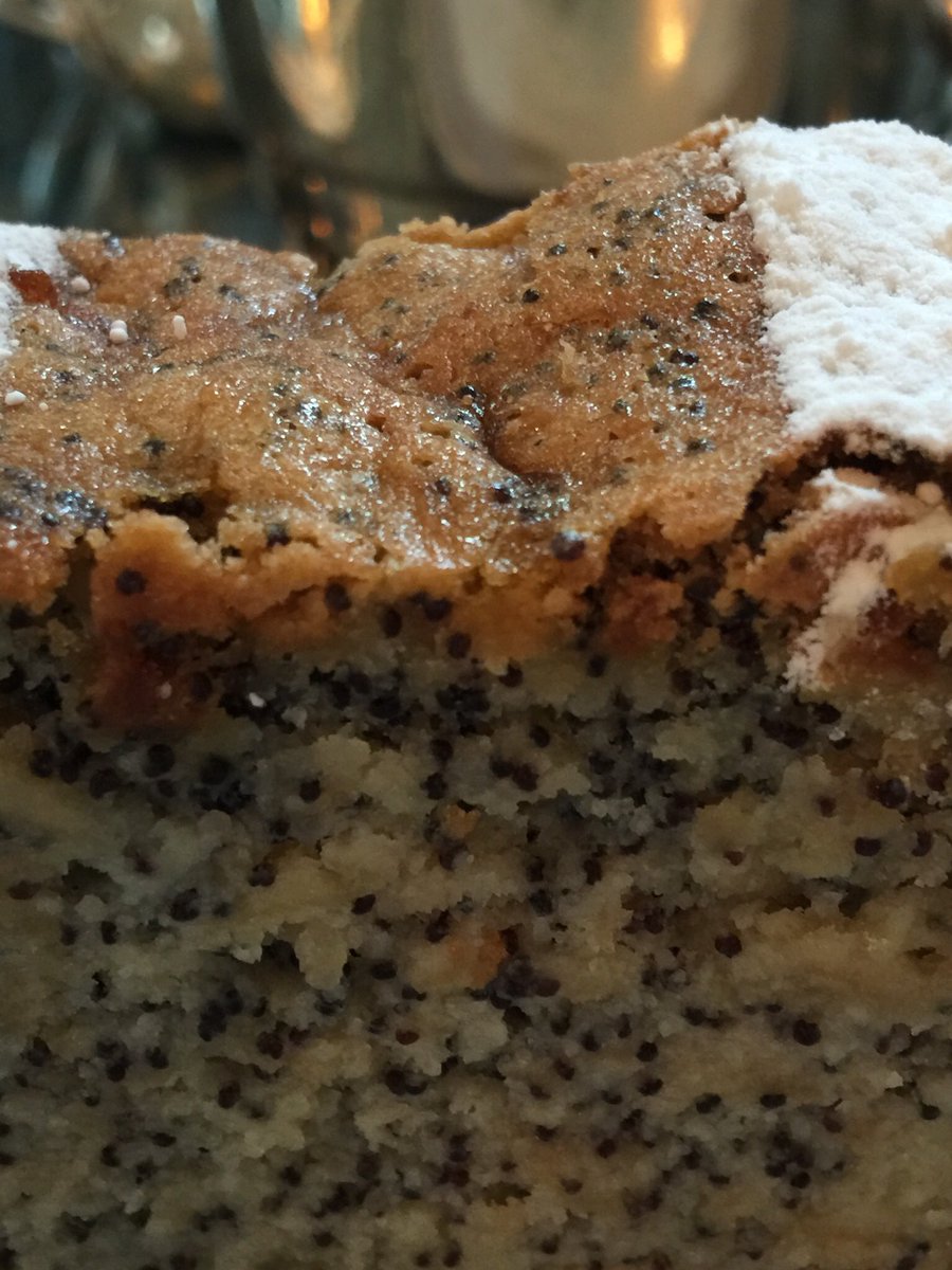 BimBirdy's tweet image. Day 27 ... Cake ... this fabulously delicious apple and poppy seed cake @TheWolseley #marchphotochallenge #marchphotoaday