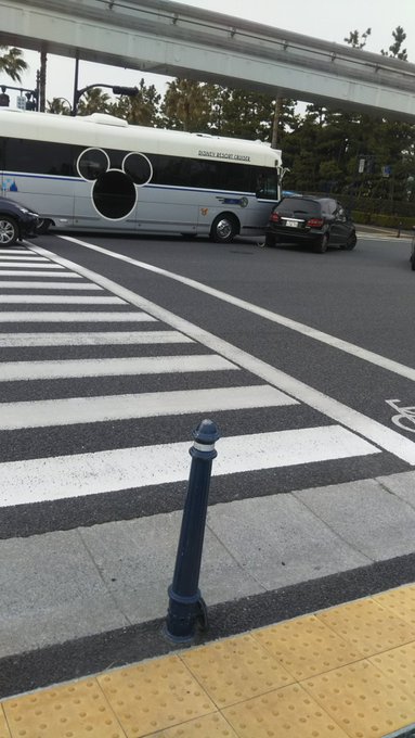 事故 ディズニーリゾートクルーザーバスと乗用車が衝突する事故発生 まとめダネ 事故 ディズニーリゾートクルーザーバスと乗用車が衝突する事故発生 まとめダネ