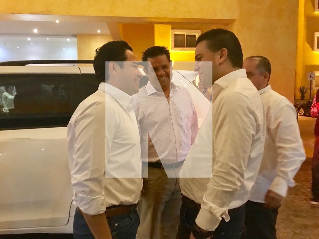 Noticaribe's tweet photo. "CANCÚN NOS UNE PARA RECUPERAR LA PAZ": 'Chanito' Toledo saluda a líder a nacional del PAN y dice que hay coincidencias con el perredismo para asumir compromisos comunes https://t.co/U0qYnUAGri https://t.co/flVfM0aLYb