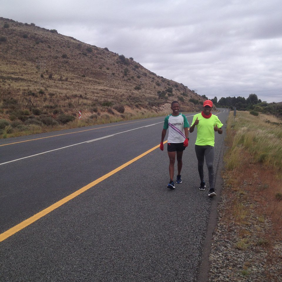 Chris10Kalmer's tweet photo. When ordinary people do extraordinary things!

Joseph Segula and Tumelo Mokobane running from Joburg to CT, in time for the @2OceansMarathon , to raise funds for school shoes, wheelchairs and sanitary items for underprivileged schools. 
https://t.co/QXrGHaRSq2 …
#inspirred https://t.co/RL4i9M8dtM