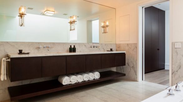 ErgoDesigns's tweet image. #TipTuesdays - Tips To Make A Small Bathroom Better
Float the vanity. Besides just visually helping the bathroom appear bigger, mounting a vanity above the floor frees up a little space for small items.
#bathroom #interiordesign