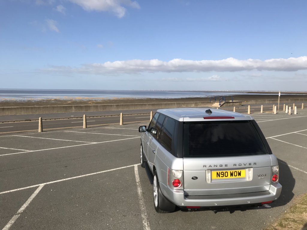 rangerover_hire's tweet photo. British summertime has arrived and yesterday was a beautiful day making transfers in #Southport with a little time for a few photos #rangeroverhirelancashire #chauffeurdrivenrangerover https://t.co/FWqyCCdO5k