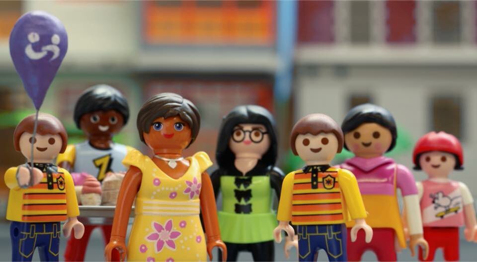 ToyCupWinch's tweet photo. This week is #WorldAutismAwarnessWeek.
#Playmobil UK is working with the National Autistic Society to explore how their hand-sized figures with the famous smile bring joy to children on the autistic spectrum, and help support their ongoing development. 💕💕#learningthroughplay https://t.co/ZupT9w5nj7