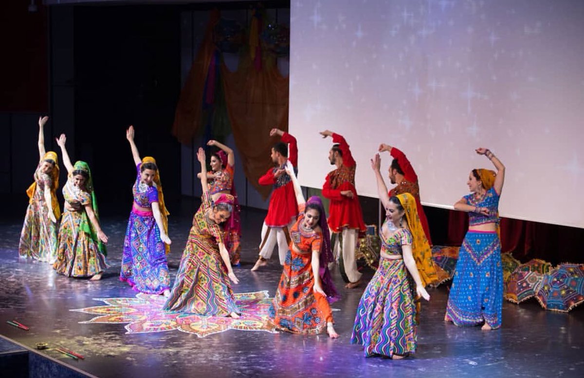 DansDurga's tweet photo. Her zaman el ele, her zaman bir aile💕
.
.
.
#durga #india #indian #hindistan #indiandance #bollywood #BollywoodDance #turkey #istanbul #garba #rajasthan #love https://t.co/rfh4uXts4A