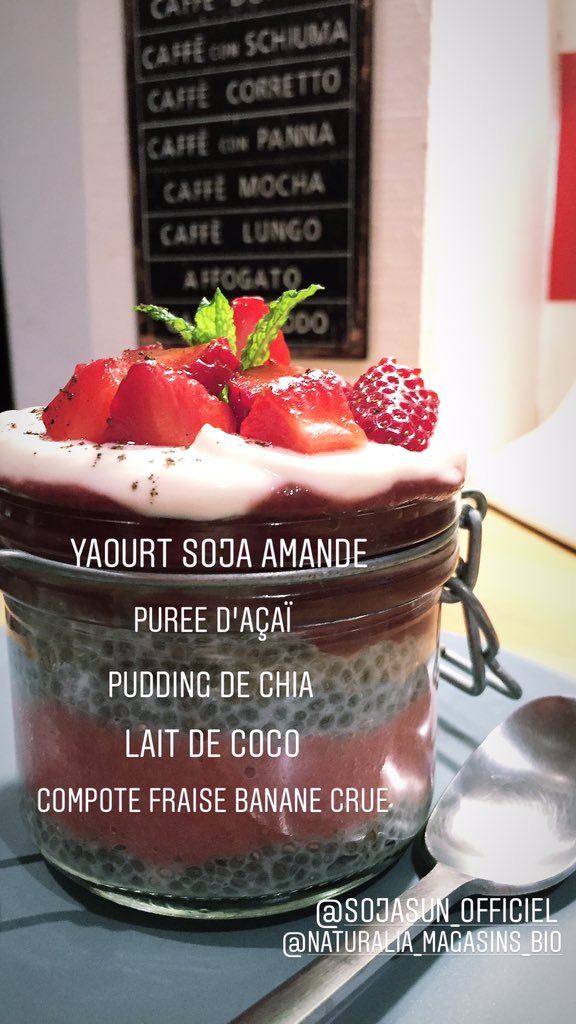 LaetitiaGagick's tweet photo. Good moooorning 😍il pleut et il fait froid 😟#tristesse ! J'ai quand même le teint hâlé de mon exposition au soleil d'hier 😎Pour palier à la catastrophe climatique [suis pas du sud pour rien😅] me suis préparée un #puddingchia riche en #antioxydant 👉🏻Recette sur mon insta 😘 https://t.co/0eEC9N3Ynt