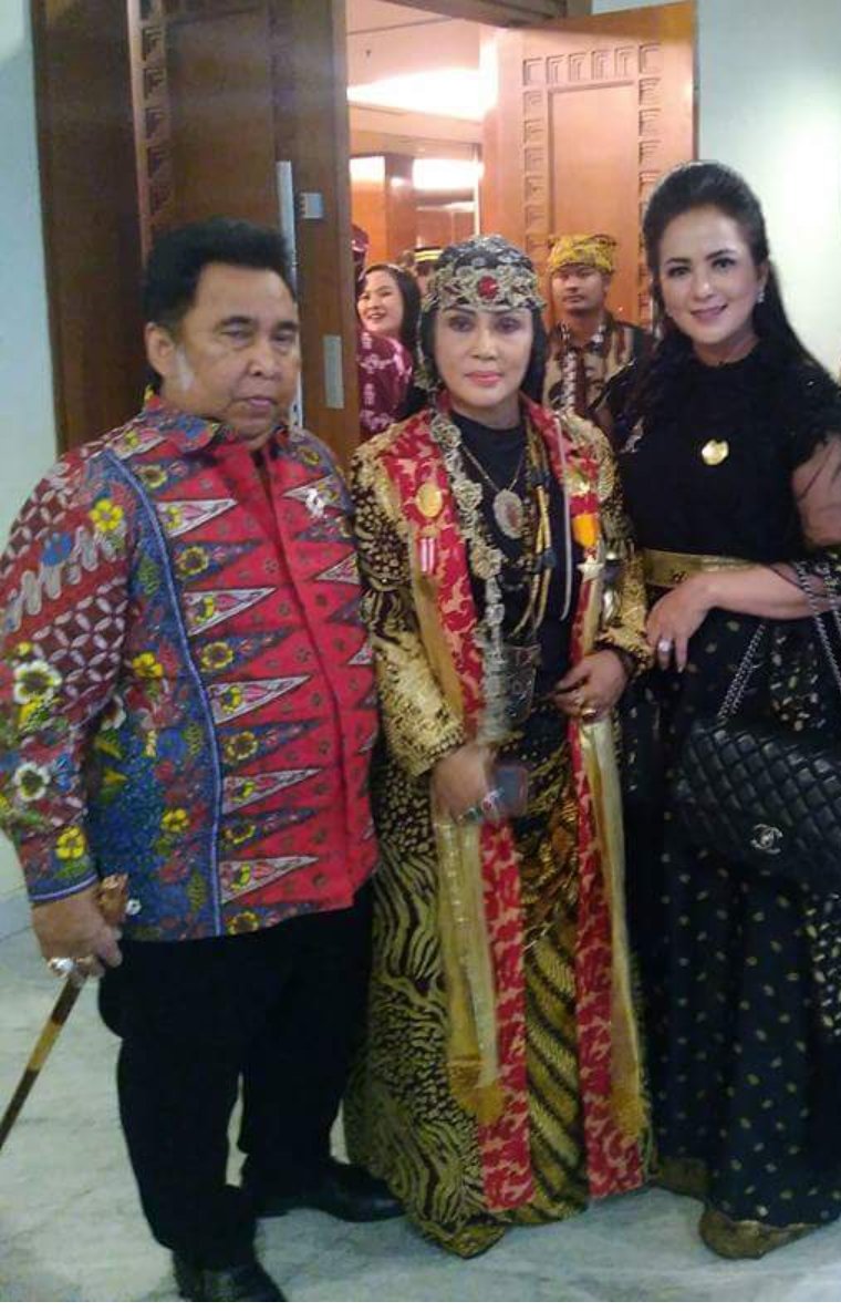DR. pangeran HARRY KUTAI bersama Bangsawam Tanah Sunda