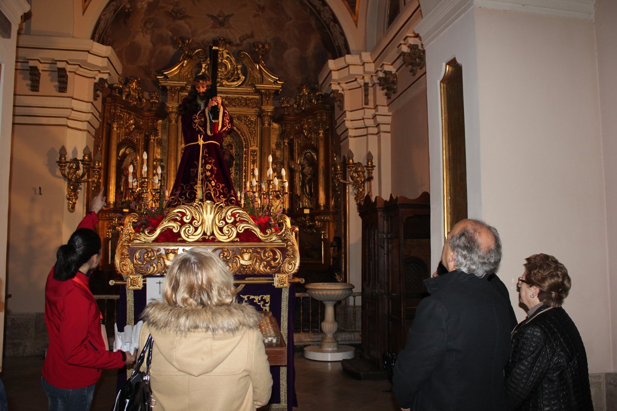 Turismo_Arganda's tweet image. La Concejalía de Turismo ha organizado el viernes 30 a las 12:00 horas una visita guiada en la iglesia San Juan Bautista para conocer los pasos que procesionan en Semana Santa portados por las cofradías argandeñas y descubrir su historia #Arganda
goo.gl/rnQqxF