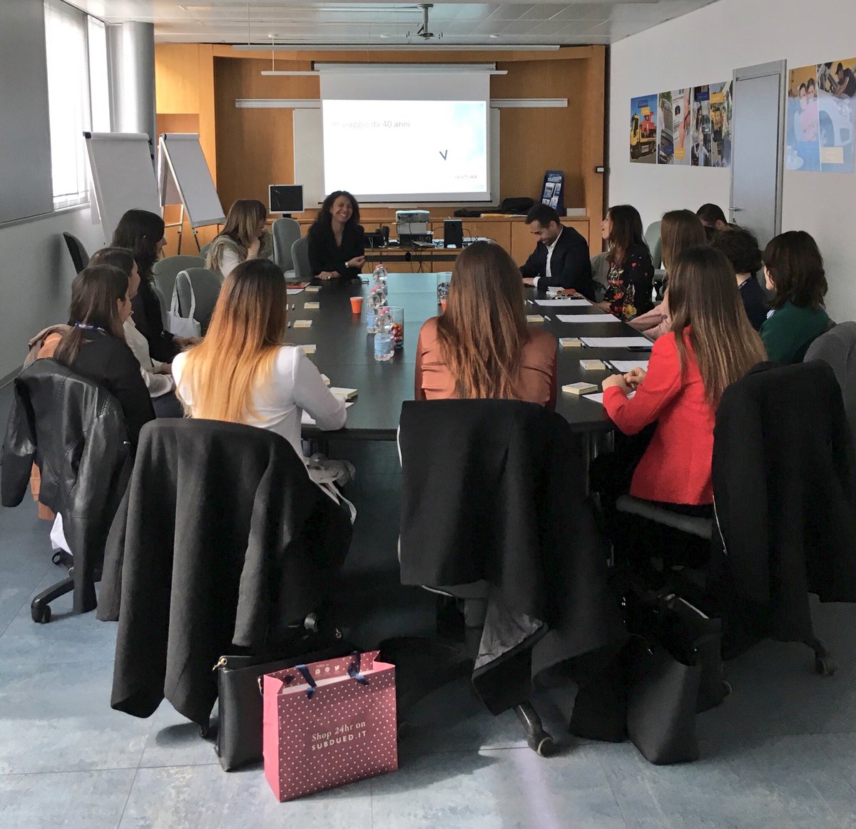 EnjoyYLearning's tweet image. “Pensate a questo progetto come se stesse lavorando per la vostra azienda!” Questo il messaggio del brief di #TA15 con @BCDTravel_IT !!