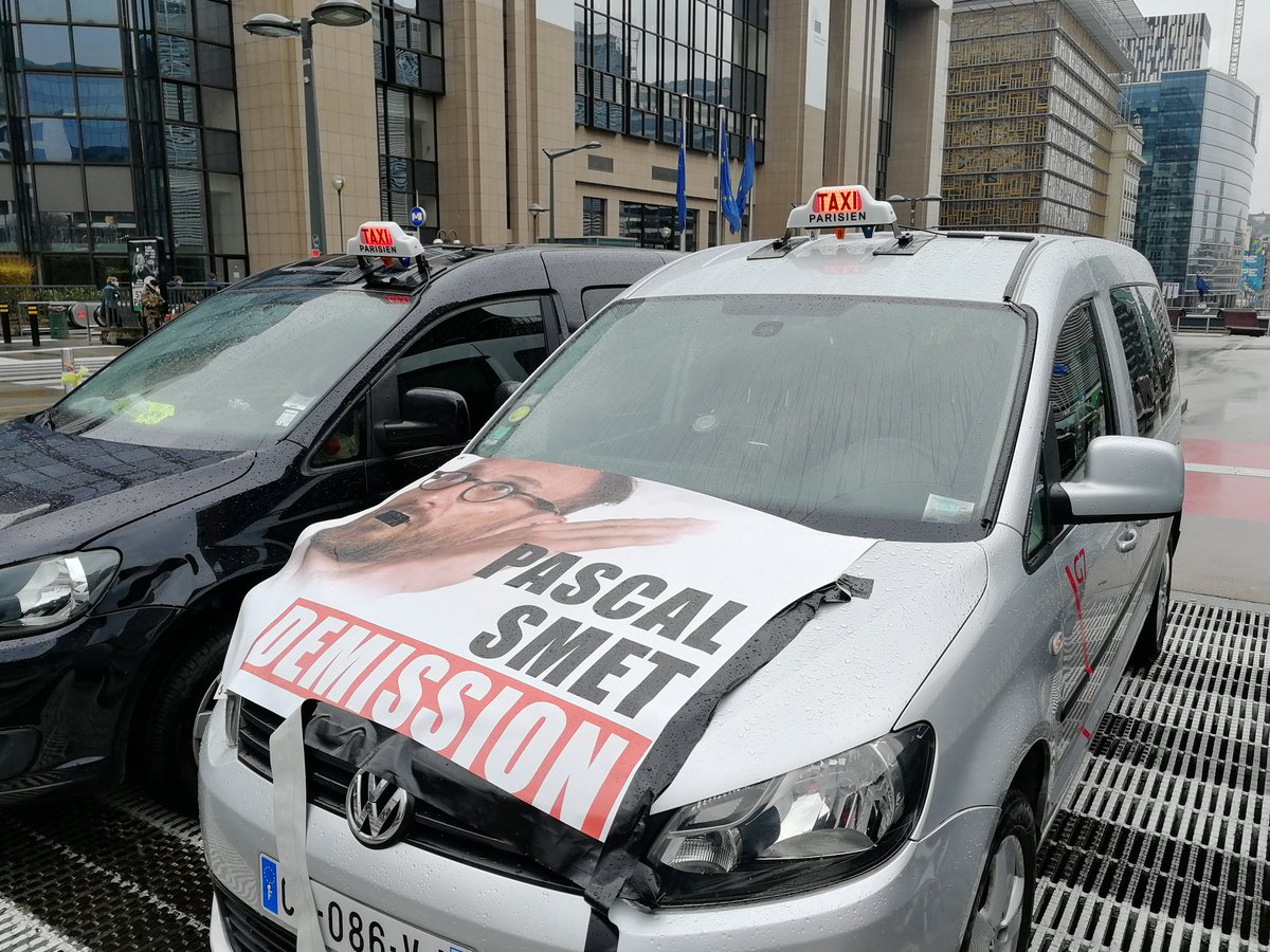 edmarechal's tweet photo. Les taxis français, suisses et espagnols ont rejoint le mouvement à Schuman. #taxis #TaxiStrike https://t.co/q9KDeaz9Zx