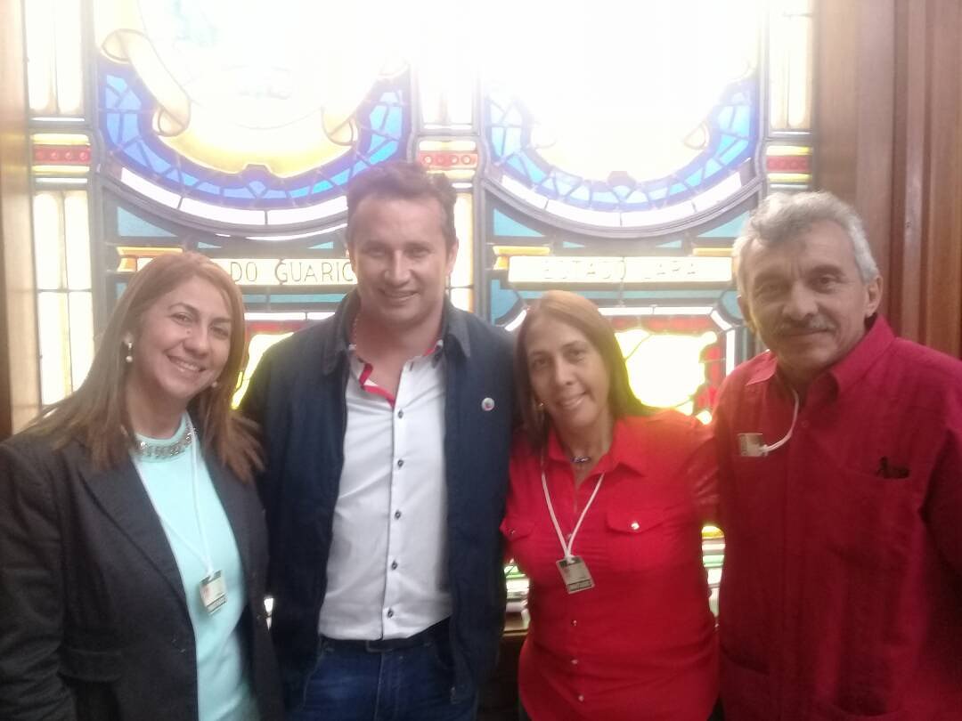 Con nuestro gobernador y alcaldes revolucionarios en la lucha por mejorar nuestro hermoso Guárico. #ValleDeLaPascua #EnCuerpoYAlma