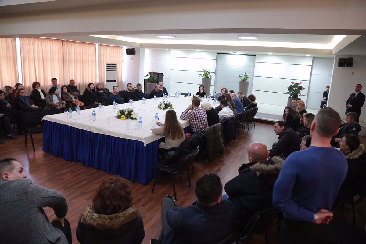 Së bashku me ambasadoren e BE-së, Romana Vlahutin në një ballafaqim interaktiv me qytetarët e Vlorës për të diskutuar mbi çështjet e pronësisë. Reforma e pronës, prioritet kryesor i mandatit aktual të Qeverisë shqiptare #Albania