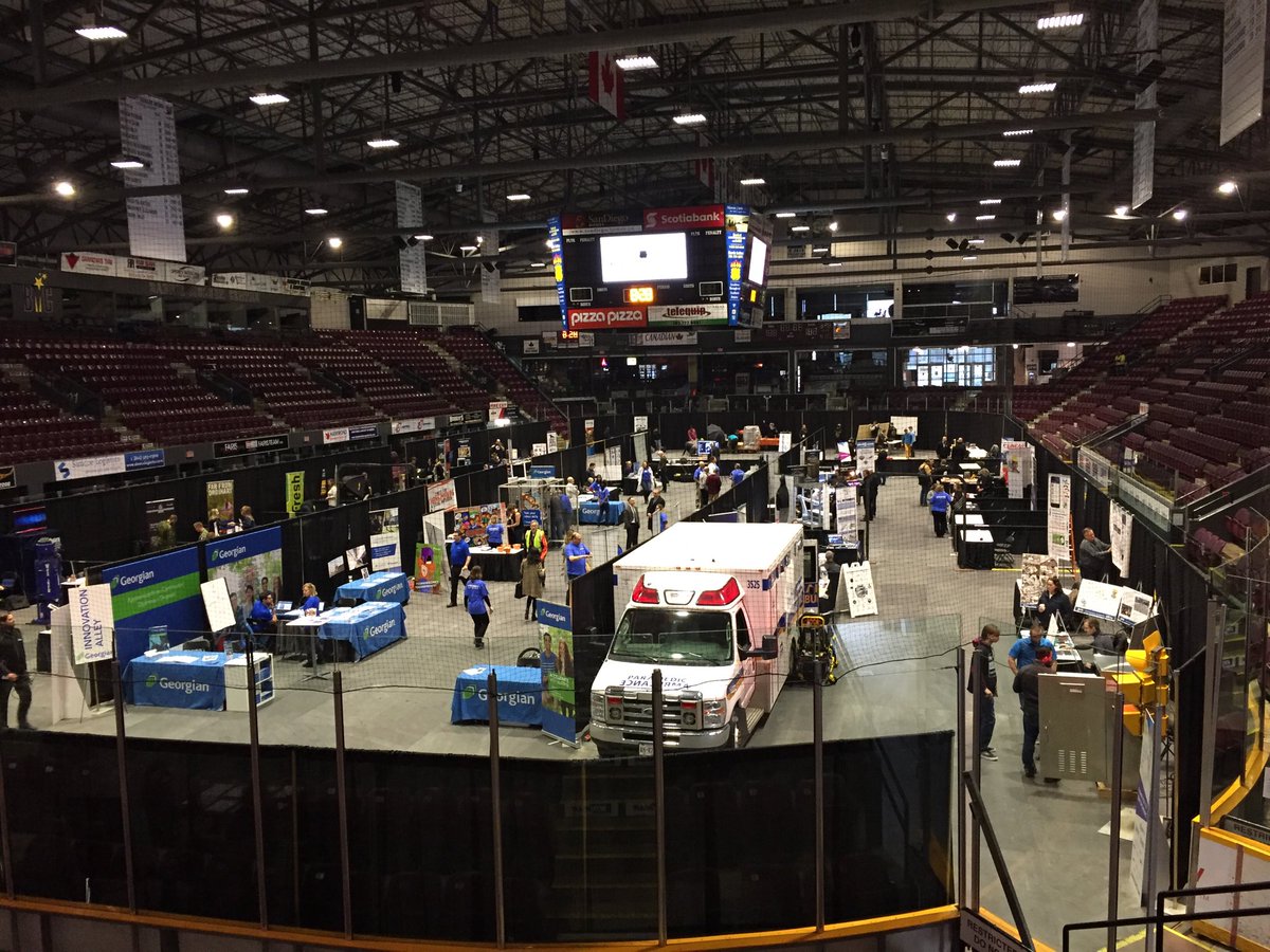 kevinweaver_'s tweet photo. Exhibitors are getting ready for the Train in Technology Expo at the Barrie Molson Centre #trainintech https://t.co/c6prNol7F5