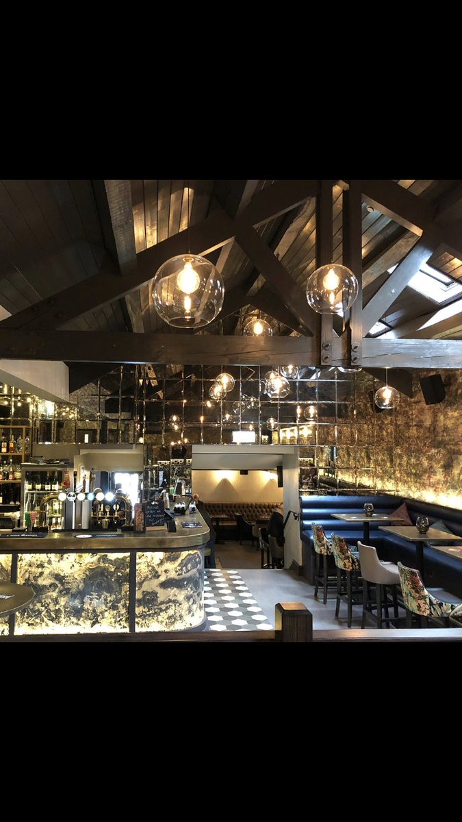 qlainteriors's tweet photo. @farmersarmsulverston
Easyfit Stone translucent in Autumn Rustic recently helps to refit this modern town bar and restaurant in the Lake District #bardesign #restaurantdesign #interiordesign #desingers #bardeco https://t.co/UCYZDwqqBk
