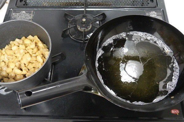 味の素冷凍食品の「ザ★チャーハン」を自力で再現するため、油レベルから自作した記事を書きました! なにをやりたかったのか方向性を見失いましたが、チャーハン作りはメチャクチャ上手くなりましたよ。
■「ザ★チャーハン」再現料理を自力で作ってみた!?の巻 https://t.co/9HojI4TDcv 