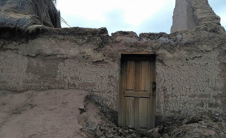 WeWorldGlobal's tweet photo. #Bolivia Uno dei popoli più antichi d'America, quello dei #Chipaya, continua a subire ogni giorno gli effetti del #climatechange Un'alluvione ha ucciso l'80% dei capi di bestiame https://t.co/Gr6da7qGc6 https://t.co/DMhgQMkYdo