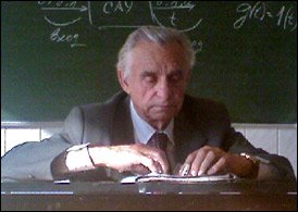 Moscowstudru's tweet image. Старый профессор: 
- Недавно мне приснилось, что я читаю лекцию студентам. Просыпаюсь. И что вы думаете?! Действительно, читаю лекцию! 😀