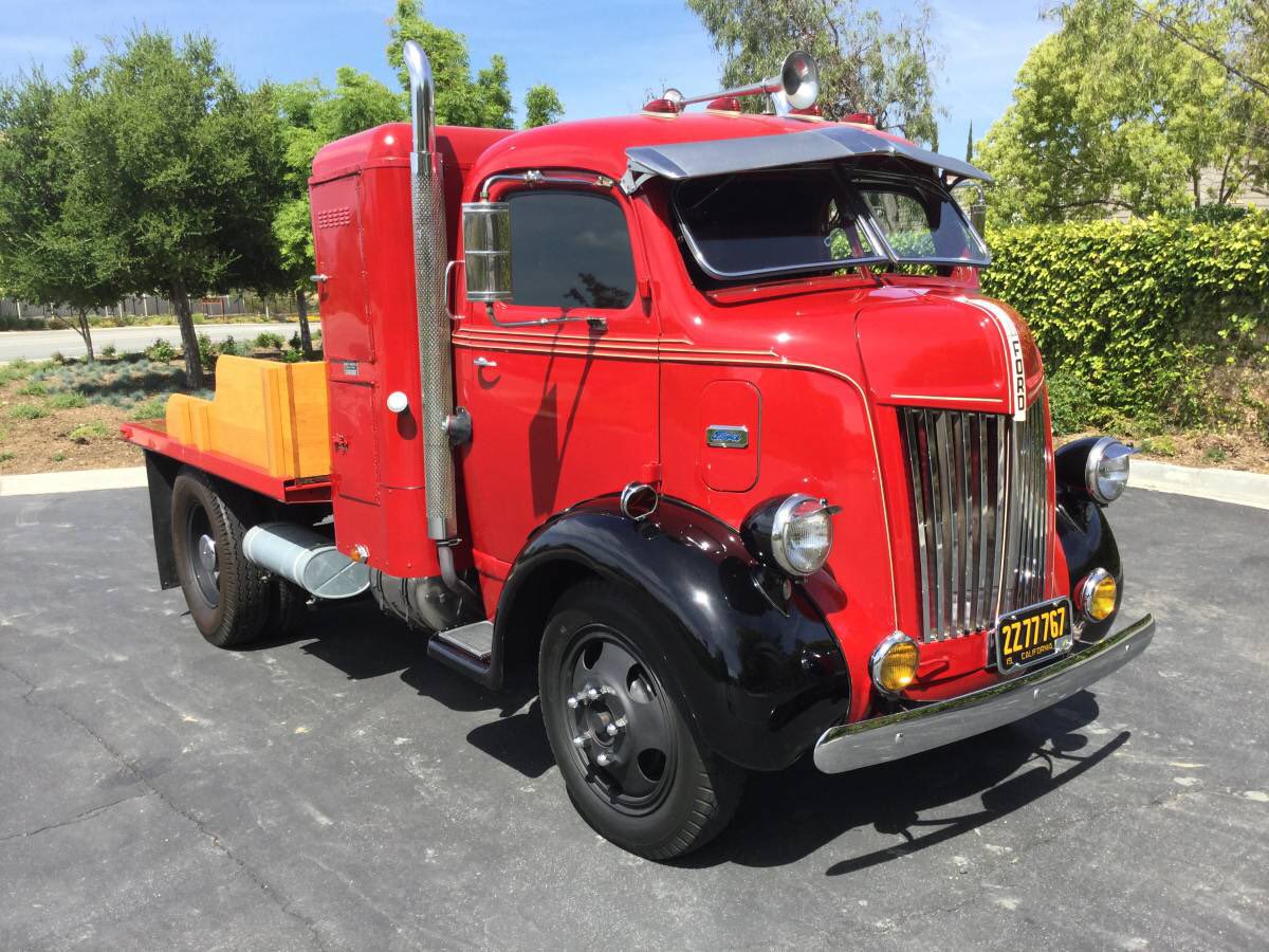 By_JackRoberts's tweet image. As I noted yesterday, I was looking up 1940s vintage Cabovers Trucks. The red and gold one is a Fageol.