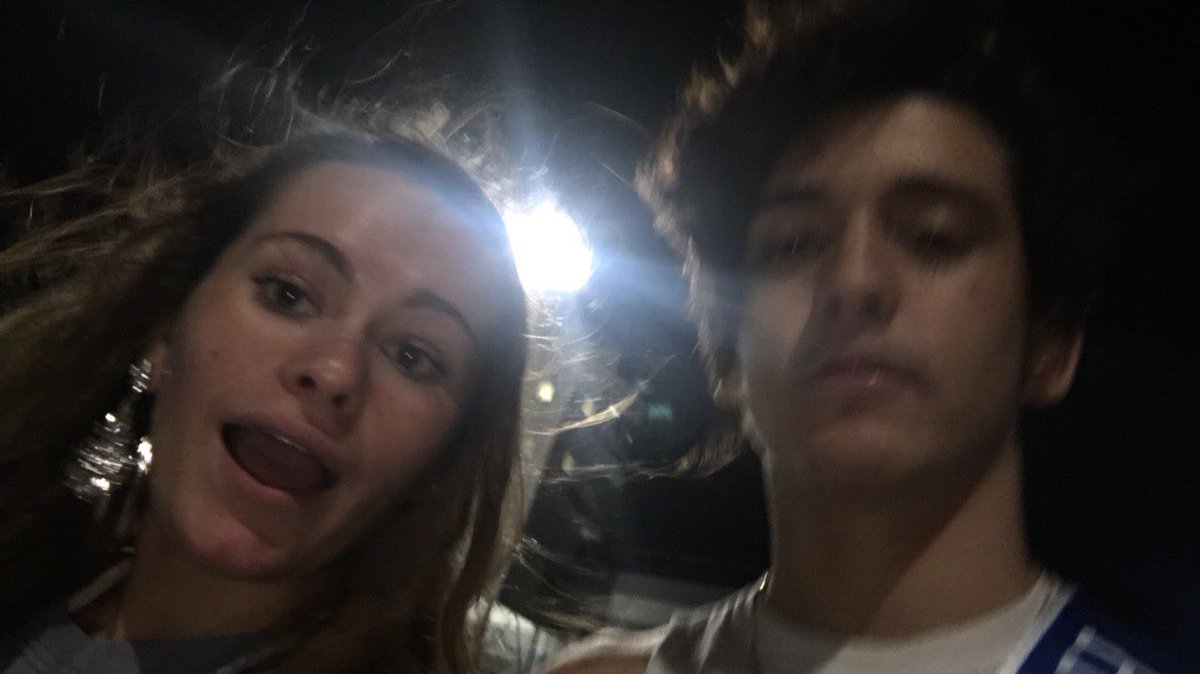 katieelandryy's tweet photo. happy 16th toni!!!!🎉 thx for always making me laugh &amp; always being you. have a great day!!!!💓🎉🎉💓 https://t.co/40wKacz3Om