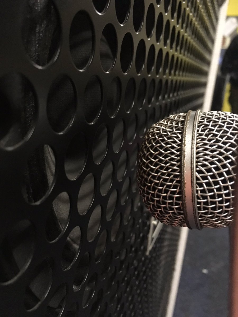 mauserbean's tweet image. DIY recording pt2, bass &amp;amp; guitars #matamp #ZillaCabs #Rickenbacker #Shure