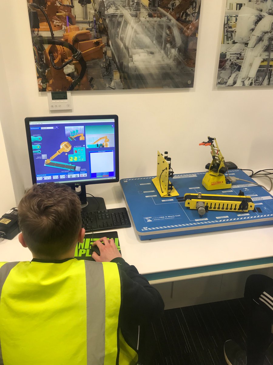 ARUP_DANIEL's tweet image. Session 1. Programming with @UTCNorfolk and @CCN125Years #techtime #robotcontrol #jaglandrover @TakeYourPlaceHE