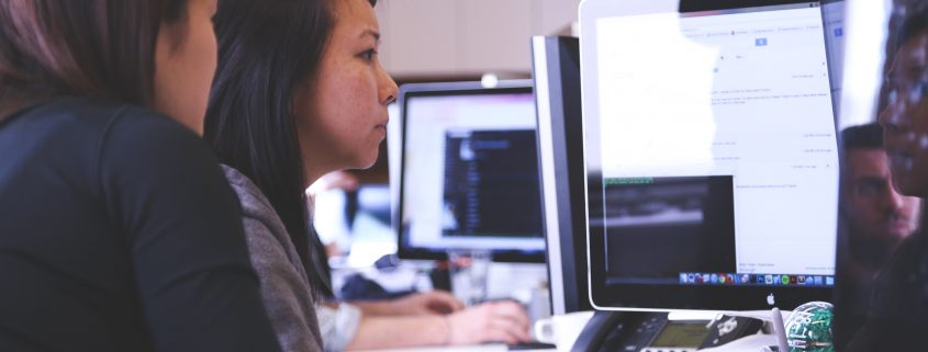 hmmh_de's tweet photo. Im Sommer 2018 startet die neue #Ausbildung zum Kaufmann / zur Kauffrau im E-Commerce. Welche Vorteile sich durch die Ausbildung zum E-Commerce-Allrounder ergeben, klärt Björn Portillo im #Blog von @Serviceplan: https://t.co/jyhGX9WCIy https://t.co/pdEQO1JDE2