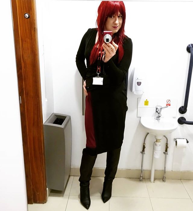 CuterwthCatEars's tweet photo. Working some overtime today so thought I would wear a pretty dress from @longtallsallyclothing and pointy boots from @asos. #outfitoftheday #outfit #gothatwork #pointyboots #boots #dress #longtallsally #asos https://t.co/jxxyI4yxPH #instagram https://t.co/nhQd92jKEt