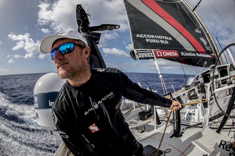 albemariottiVeM's tweet photo. Poche speranze per l'inglese John Fisher di Team Sun Hung Kai/Scallywag, caduto in mare durante la 7° tappa della Volvo Ocean Race a 1.400 miglia da Capo Horn. 
https://t.co/qkjoFPbZd9 https://t.co/zaUL1AtscT