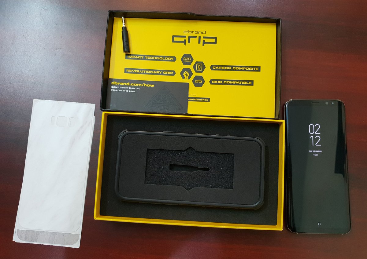thevinayaknair's tweet photo. At last, got my DBrand grip for the S8+ with the skin pack. Hyderabad India.
#dbrand #dbrandgrip #talkingstuffnet https://t.co/BDyyvGMBHt