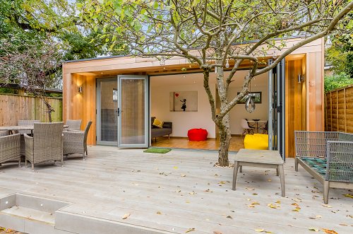 Happy customer, Bianca Foley tells us more about her multi-use #gardenroom in Twickenham.
tgescapes.co.uk/residential-mu…