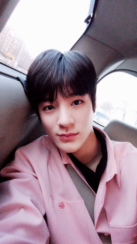 NCTsmtown's tweet photo. 사인회 오시는 우리 시즈니들 금방 만나요!!! 지금 열심히 가는 중 ㅎㅎ-젠 https://t.co/1IafEWz2Ng