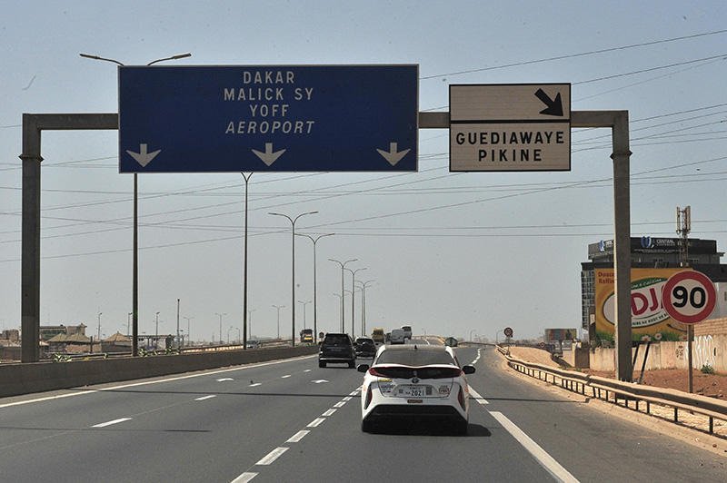 ToyotaMotorCorp's tweet image. #TeamACP has reached Dakar, completing their 7,000 km trek from Paris in a #PriusPHV. Before arriving in Dakar, the team visited #LakeRetba, famous for its salt harvesting. The trek may be over, but the journey toward an ever-better environment continues. fal.cn/40-b