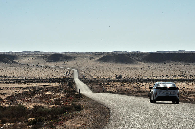 ToyotaMotorCorp's tweet image. #TeamACP has reached Dakar, completing their 7,000 km trek from Paris in a #PriusPHV. Before arriving in Dakar, the team visited #LakeRetba, famous for its salt harvesting. The trek may be over, but the journey toward an ever-better environment continues. fal.cn/40-b