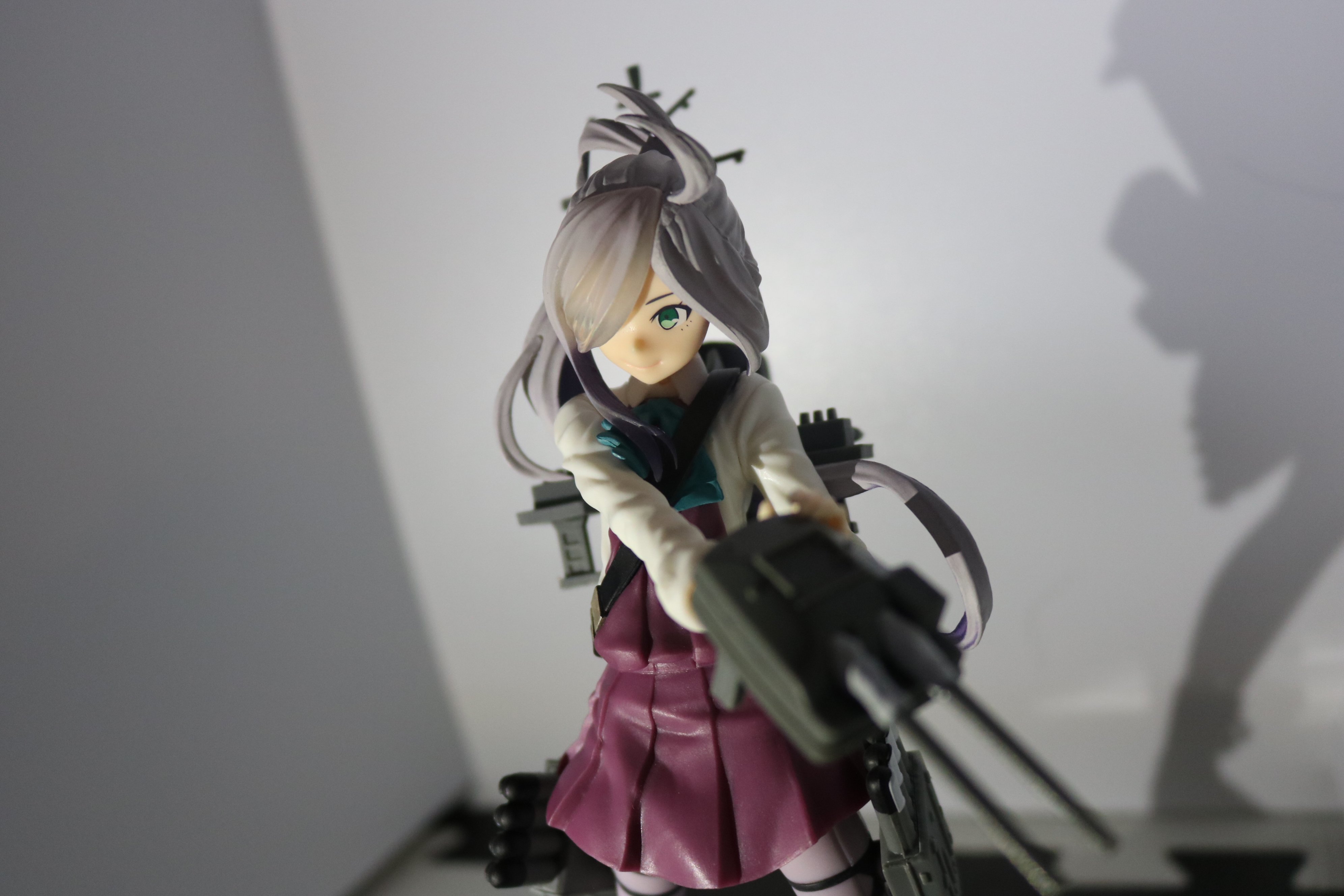 令和最新版 自作フィギュア撮影ブースを作ったけどあまりにも雑すぎてビックリする出来だったのでまた作り直したい そんな自作 撮影ブースで撮った本日のフィギュア写真がこちらです ヤンチャでかわいい朝潮ちゃん こいよォ もっと もっとだァ