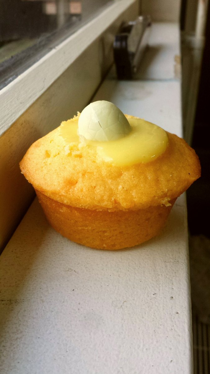 ZbRefaja's tweet photo. Heerlijke paas🐣cupcakes gebakken. Erg lekker😊 #genieten https://t.co/sS0gWupnjx
