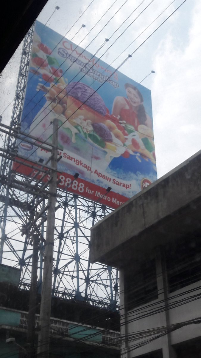 simplymarie_17's tweet photo. Lets all beat the heat this summer with @chowking_ph Super Sangkap Halo-Halo!!😁👍❤ @prinsesachinita #KimChiu #LetsCHOW https://t.co/E3SR1or4Ia