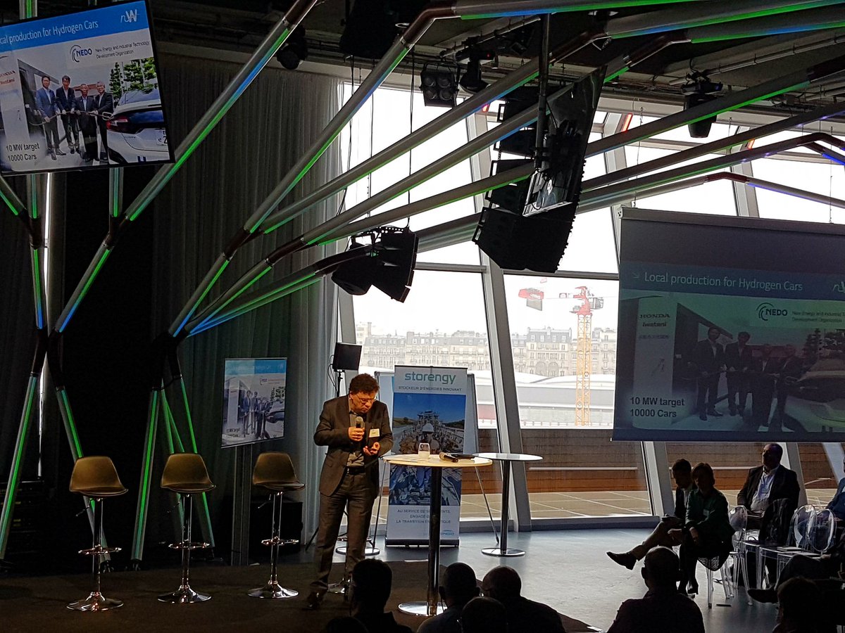 Storengy's tweet photo. #OpenMindDay @StorengyEngie @nWinstitut @YvesMarignac on the future of #energy towards #carbon #neutrality 🔀 a new paradigm:
▶️decentralized #transformation
▶️systemic #innovation
#storage #electricity #gas #networks #biogas #hydrogen
#Vision2030 @ENGIEgroup https://t.co/KRQSwvmVgL
