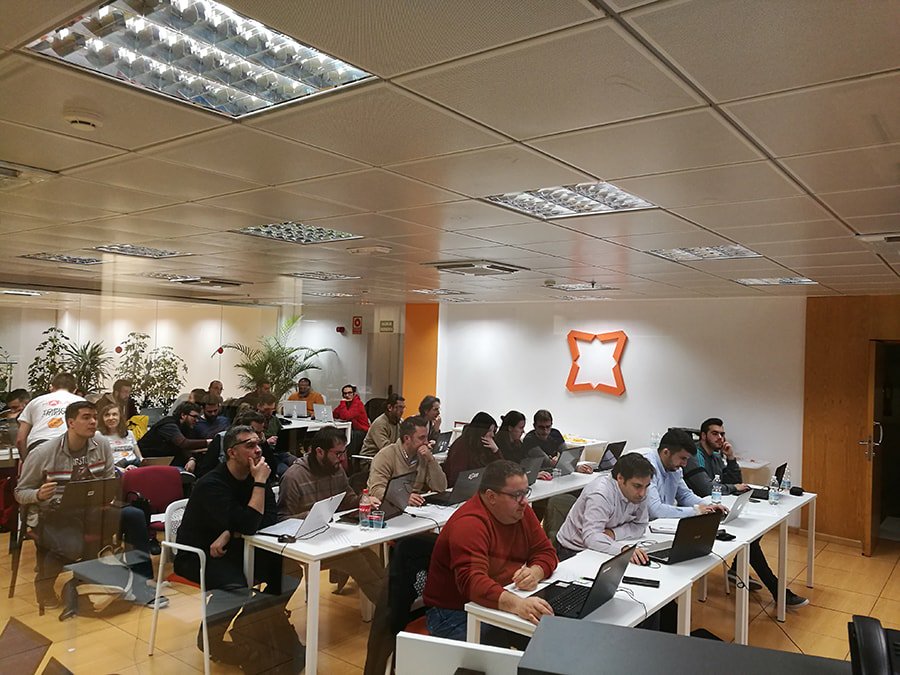 Yunemy_es's tweet photo. ¡Os dejamos algunas 📸 fotos del pasado meetup!

Muchísimas gracias a todos los asistentes y, por supuesto, a @cprada87 por aceptar nuestra invitación de impartirlo, y a @TechTalentSpain por ayudarnos como siempre en la organización. 😉

¡Nos vemos pronto! 🚀 https://t.co/izGI81sa40