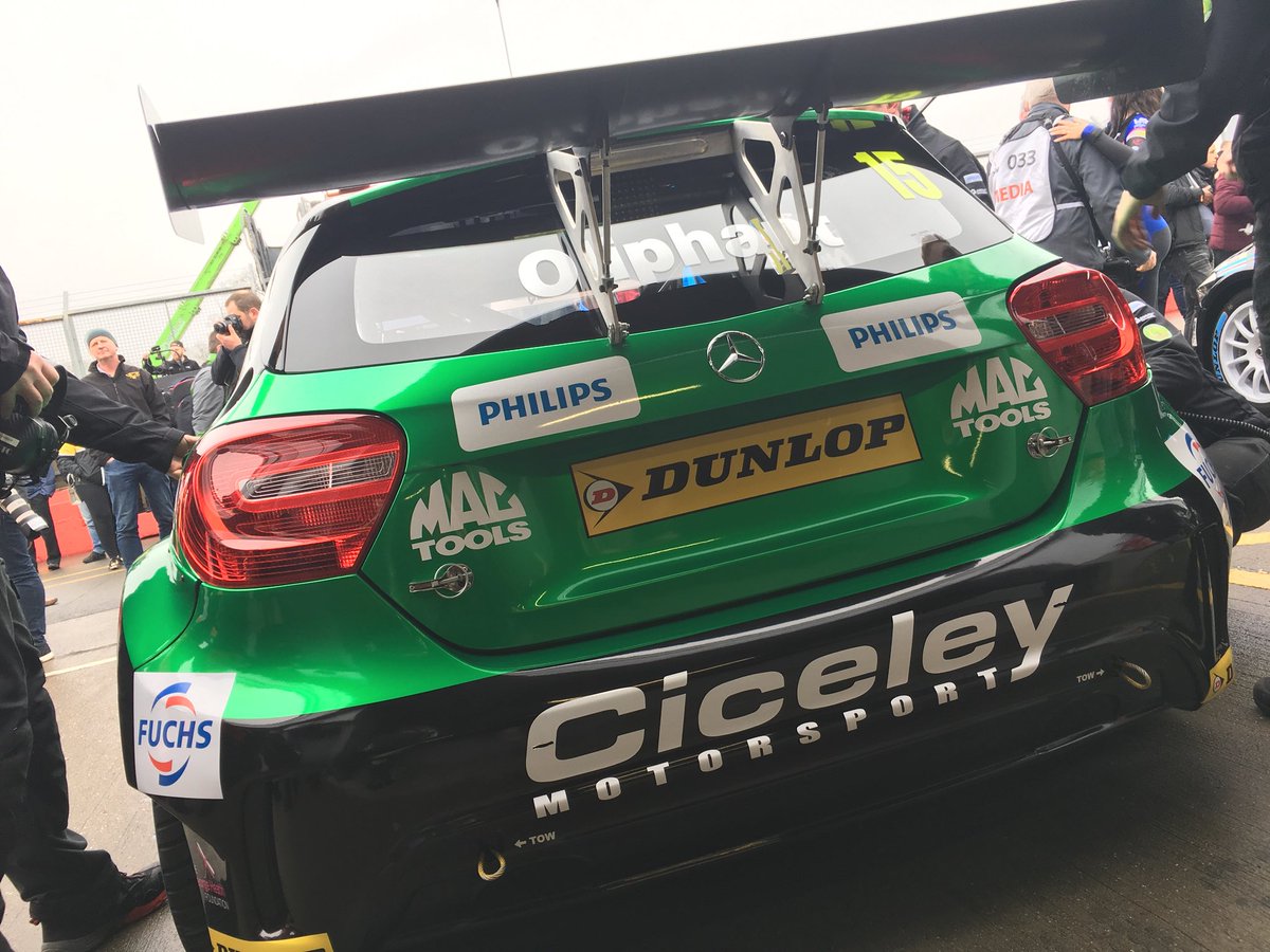 Tom_Oliphant's tweet photo. Here she is!! What do you all think to our livery? 💚 #TO15 #BTCC https://t.co/3GJTXHY4Tr