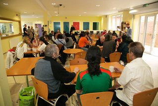 BoothCentre's tweet image. #Donations needed! We serve 700 free meals p.week in our cafe, &amp;amp; we're short of the following items:
- tinned tuna, corned beef, tinned ham
- tinned fruit
- custard
- biscuits
- coffee/sugar
- jars of curry/pasta sauce
- tinned peas and carrots
#foodpoverty #Manchester #ThankYou