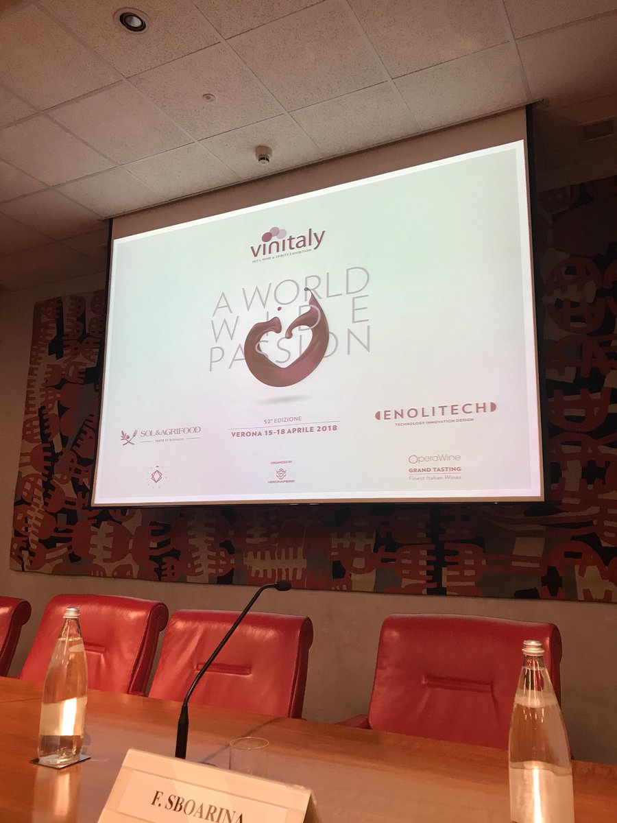VRfiere's tweet photo. Oggi conferenza stampa di #Vinitaly #solagrifood ed #enolitech. Segui la diretta sul canale ufficiale Facebook di Vinitaly https://t.co/JQ1YGzHYjE #27marzo #vinitaly2018 @VinitalyTasting https://t.co/QoHOj3o1yE