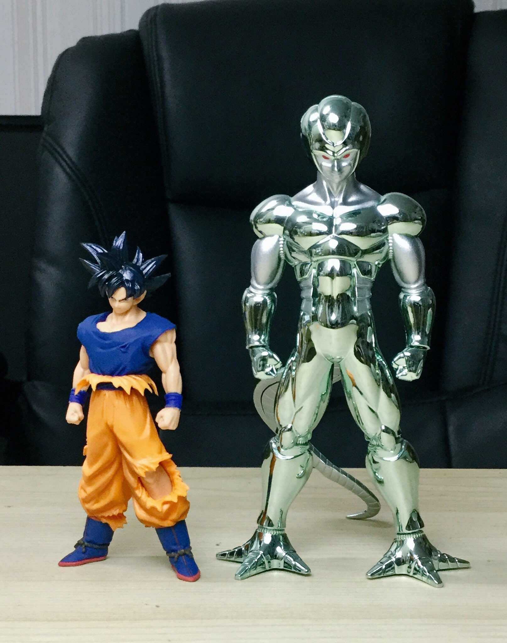 H Y O フィギュア原型師 予約していた メタルクウラ がプレバンさんから届きました 眩しい 2枚目はhgとサイズ比較 100体セット在庫切れ表示 の件で 100体買ったのはhyoさんですか と聞かれましたが僕は1体のみの購入でございます 笑 H Y O フィギュア原型師 予約していた メタルクウラ がプレバンさんから届きました 眩しい 2枚目はhgとサイズ比較 100体セット在庫切れ表示 の件で 100体買ったのはhyoさんですか と聞かれましたが僕は1体のみの購入でございます 笑