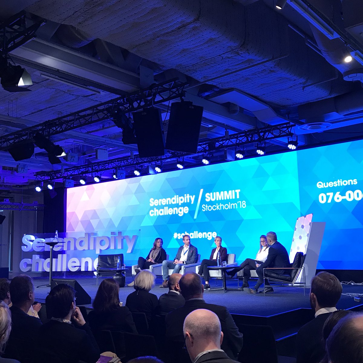 The scene of tech investors! <a href="/martasjogren/">Marta Sjögren</a> <a href="/sarawimmercranz/">Sara Wimmercranz</a> <a href="/sophiabendz/">Sophia Bendz</a> #STHLMtech #serendipitychallenge