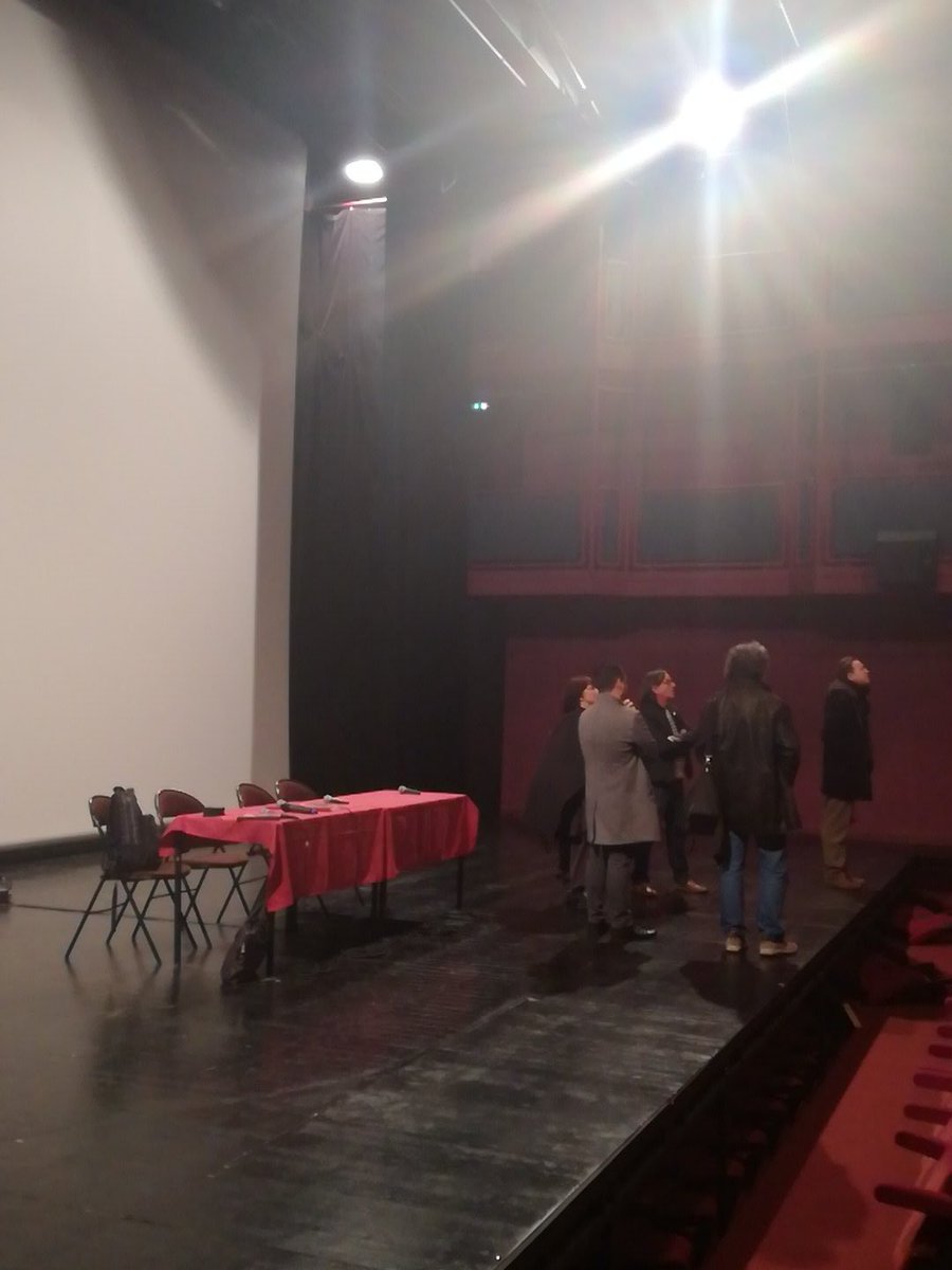 rencontrespop's tweet photo. \\ gratuit //
Les derniers préparatifs de la projection aujourd'hui à 14h au @LeMoulinDuRoc pour la projection du documentaire La résurrection rouge et blanche de Roméo et Juliette de Gregory Hietin 

#RCP #Niort #moulinduroc #projection https://t.co/S5SLyxMkRu