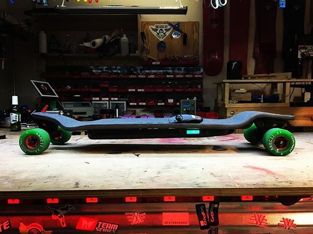 CarvonSkates's tweet photo. CARVON EVO 2WD R made by longhairedboy, available for ordering now! #getyourcarvon
.
.
.
#carvon #carvonskates #evo #2wd #speed #directdrive #bestride #premium #cuttingedge #topoftheline #ultimate #fast #tuck #blink #speeding #quick #quiver #downhill #ra… https://t.co/5DrV3ACmw9 https://t.co/7cevJZpeyE